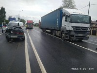 В Тверской области грузовой автомобиль столкнулся с ВАЗом - Новости ТИА