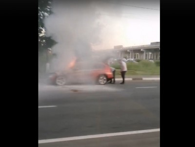 В Твери загорелся автомобиль BMW - новости ТИА