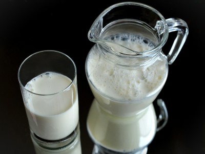 Молоко с растительными маслами продавали в магазинах Тверской области - новости ТИА