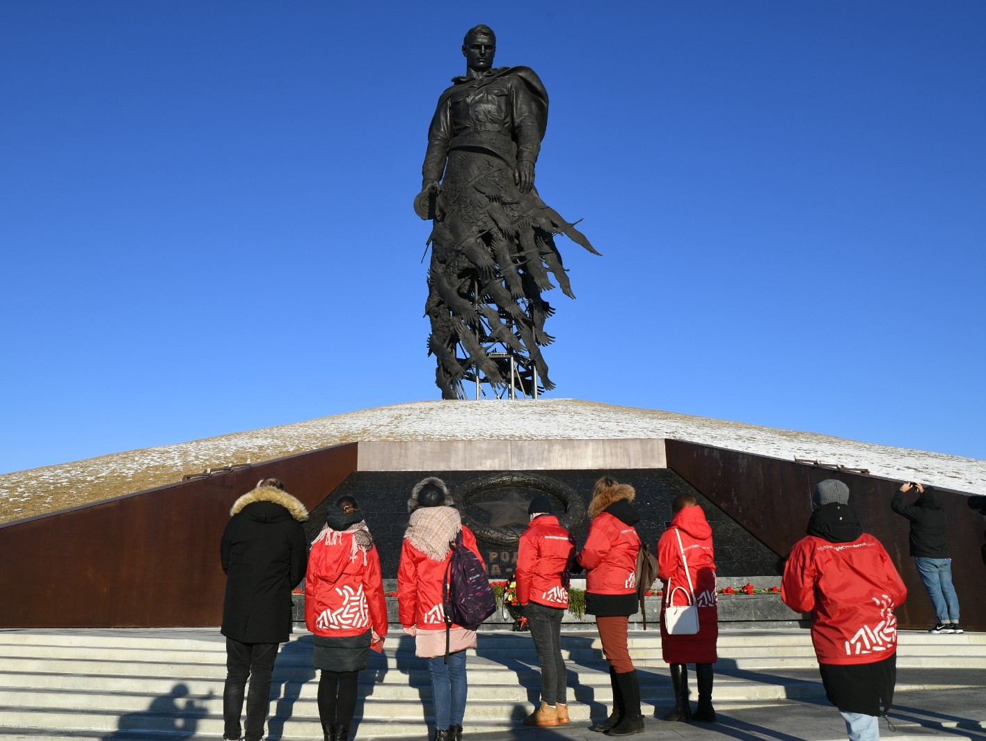 Начинается стройка остановочного пункта с паровозом возле Ржевского  мемориала | 03.02.2021 | Тверь - БезФормата