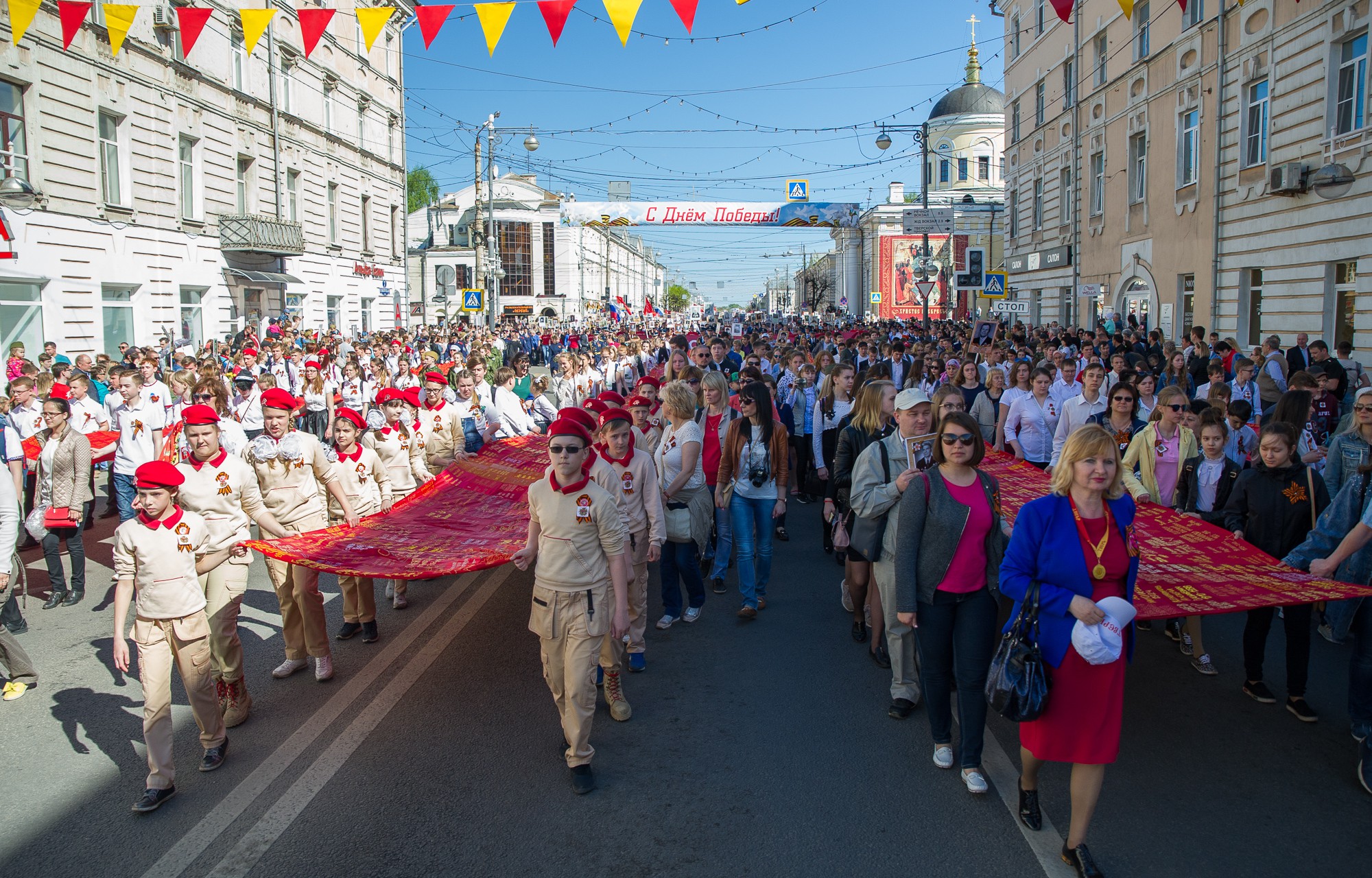 Население твери на 2024. 9 Мая Тверь Бессмертный полк. День Победы в Твери. Твреская в день Победы. Тверь население.