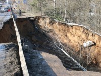 Во Ржеве Тверской области введен режим ЧС из-за разрушения дамбы. Движение по ней будет восстановлено не ранее, чем через 2 месяца - Новости ТИА