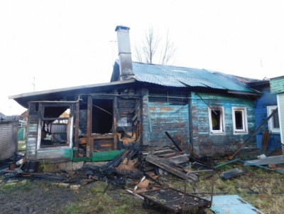 В Твери на пепелище дома нашли трупы 98-летней женщины и 52-летнего мужчины - Новости ТИА