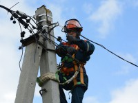  В Тверской области продолжают восстанавливать электроснабжение населённых пунктов, пострадавших от урагана - Новости ТИА