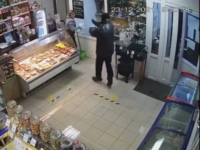 В Мигалово неизвестный мужчина грабит магазины - новости ТИА