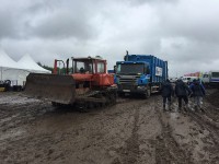 На "Нашествии" тракторист за день "нарубил" 150 000 рублей - Народные Новости ТИА