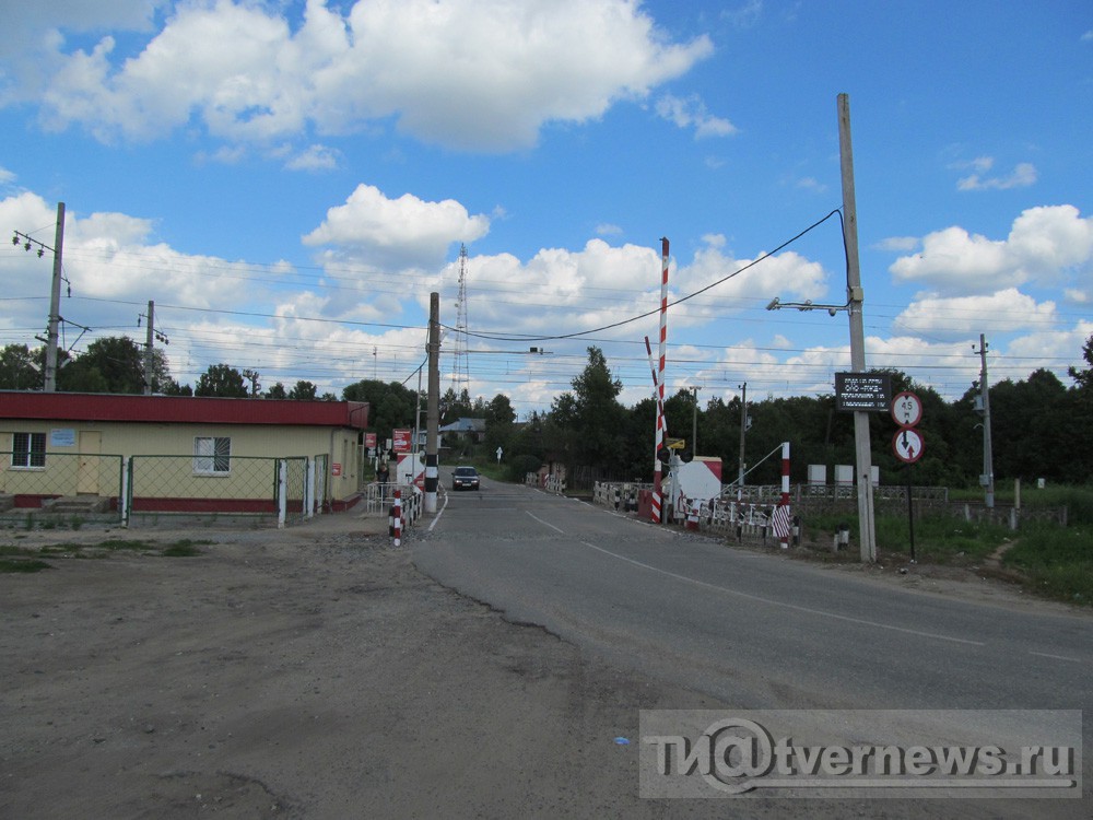 Чуприяновка тверь. Ж Д переезд Чуприяновка. Тверь ЖД переезд. Чуприяновка фото.