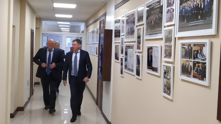 Депутаты Законодательного Собрания одобрили отчёт о работе сенатора РФ Андрея Епишина - новости ТИА